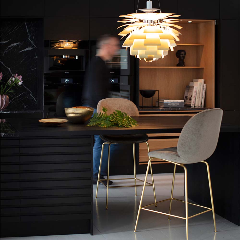 Luksuriøst køkken med Sorte Multifronter